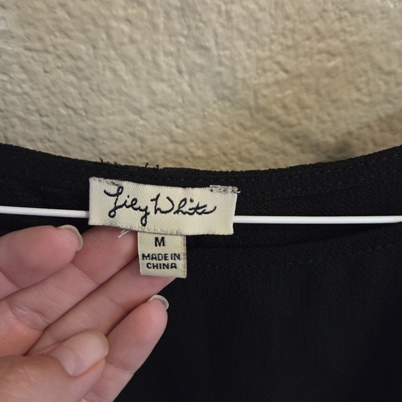 Lily White Black Cinched waist drop shoulder sleeve size Medium Business Casual - Picture 4 of 7